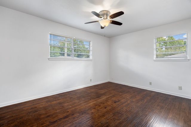 429 Ridgecrest Drive, Hurst, TX 76053