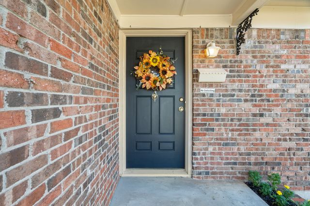 429 Ridgecrest Drive, Hurst, TX 76053
