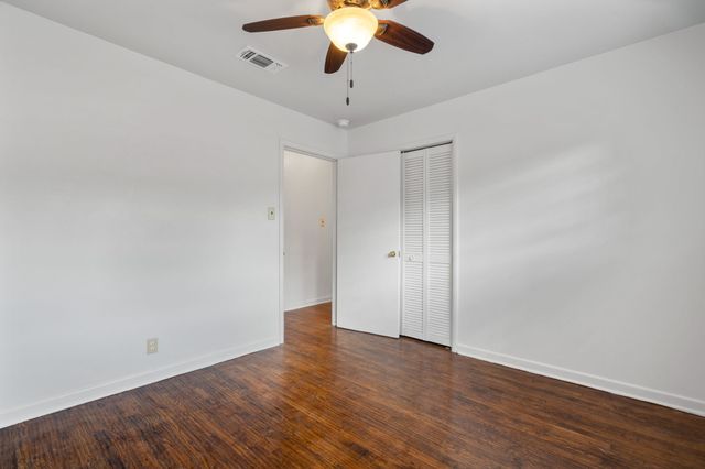 429 Ridgecrest Drive, Hurst, TX 76053