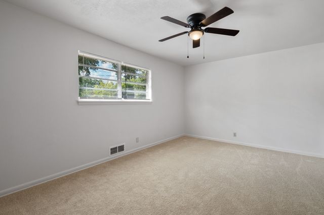 429 Ridgecrest Drive, Hurst, TX 76053