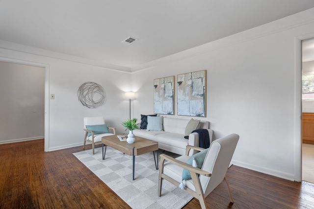 429 Ridgecrest Drive, Hurst, TX 76053