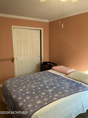 14 Gorginio Drive, Toms River, NJ 08757