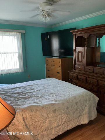 14 Gorginio Drive, Toms River, NJ 08757