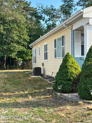 14 Gorginio Drive, Toms River, NJ 08757