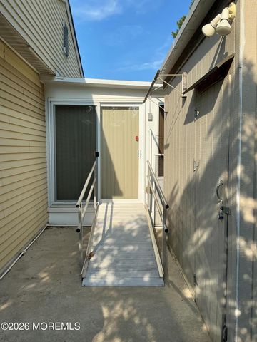 14 Gorginio Drive, Toms River, NJ 08757