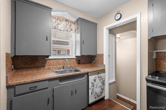 2100 21st Street, Wyandotte, MI 48192