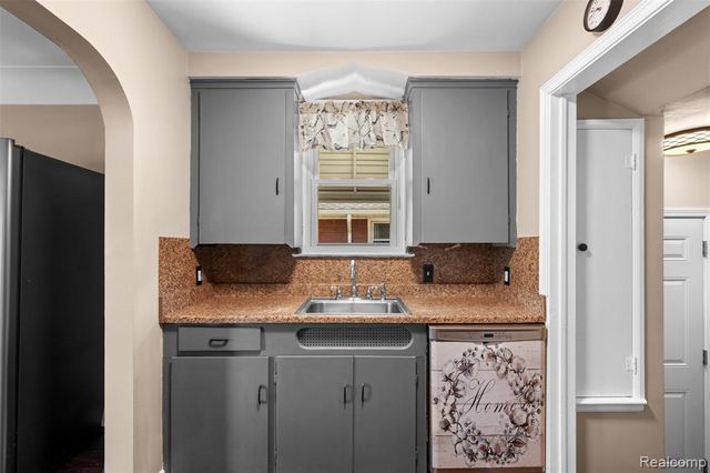 2100 21st Street, Wyandotte, MI 48192