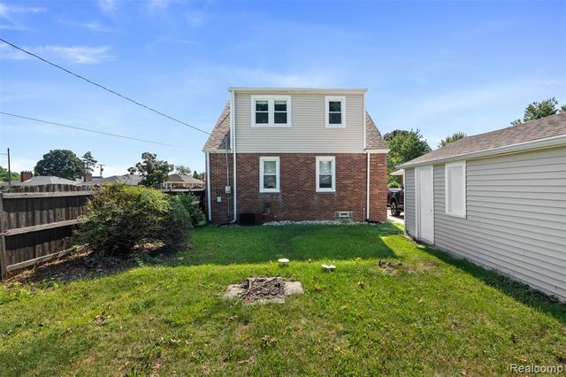 2100 21st Street, Wyandotte, MI 48192