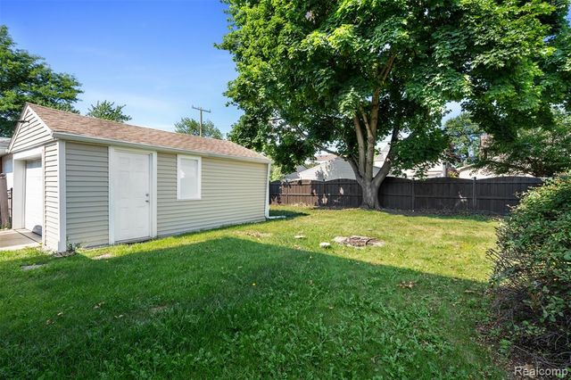2100 21st Street, Wyandotte, MI 48192