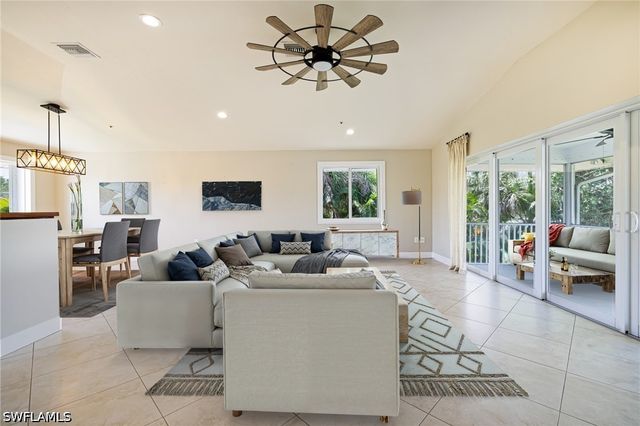 3968 Aloha LN, Bonita Springs, FL 34134