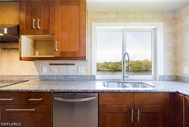 3968 Aloha LN, Bonita Springs, FL 34134