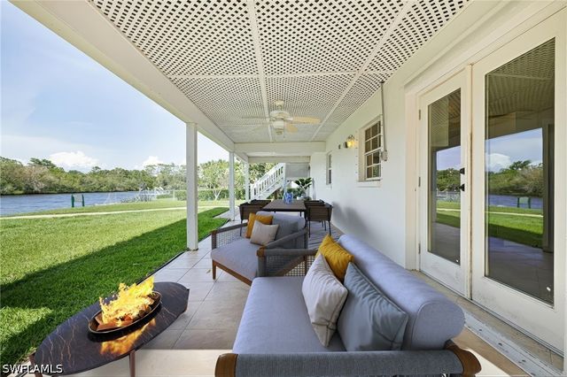 3968 Aloha LN, Bonita Springs, FL 34134