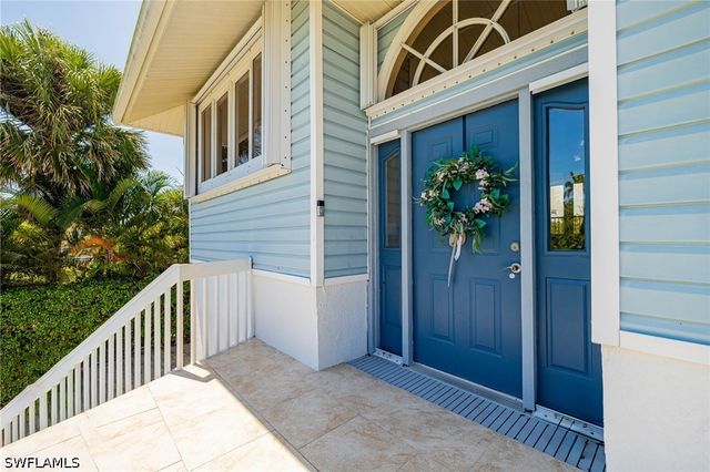 3968 Aloha LN, Bonita Springs, FL 34134