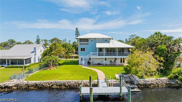 3968 Aloha LN, Bonita Springs, FL 34134