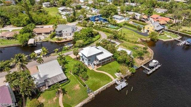 3968 Aloha LN, Bonita Springs, FL 34134