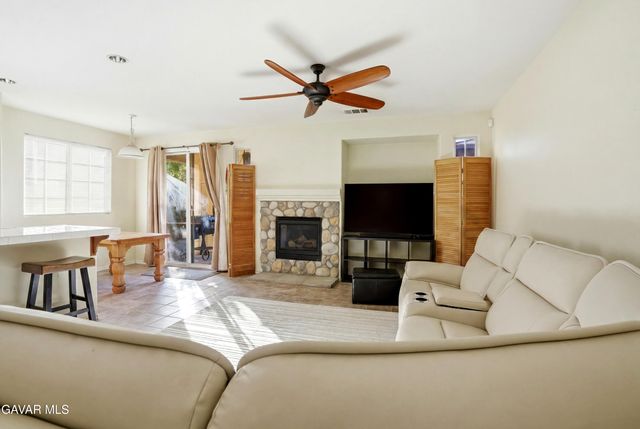 37633 Persimmon Lane, Palmdale, CA 93551