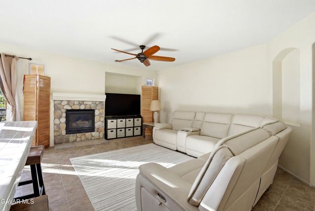 37633 Persimmon Lane, Palmdale, CA 93551
