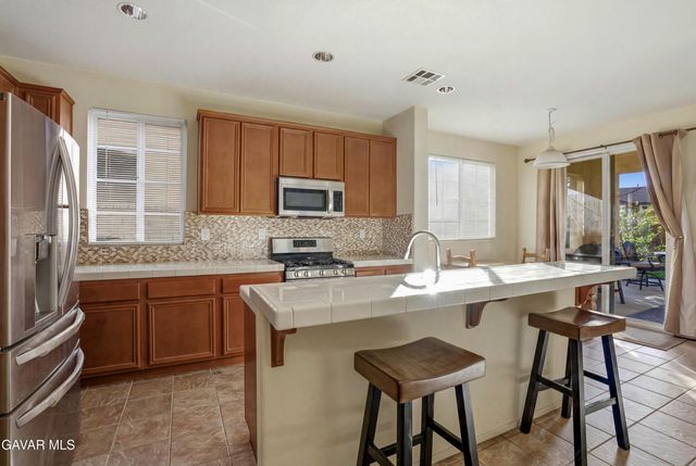 37633 Persimmon Lane, Palmdale, CA 93551