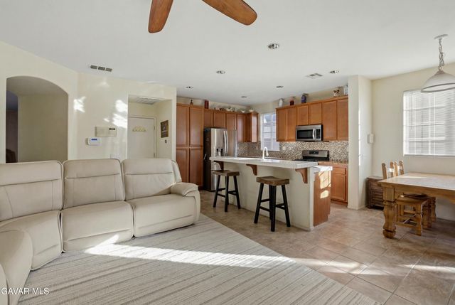37633 Persimmon Lane, Palmdale, CA 93551