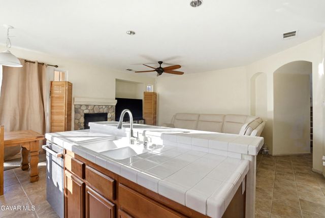 37633 Persimmon Lane, Palmdale, CA 93551