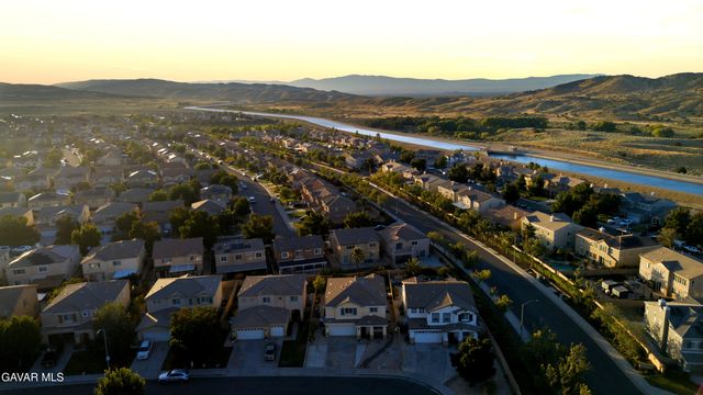 37633 Persimmon Lane, Palmdale, CA 93551