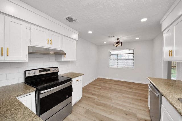 718 Land Grant Drive, Richmond, TX 77406