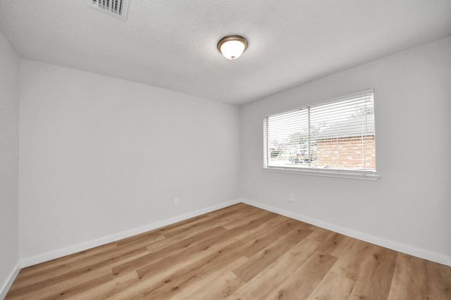 718 Land Grant Drive, Richmond, TX 77406