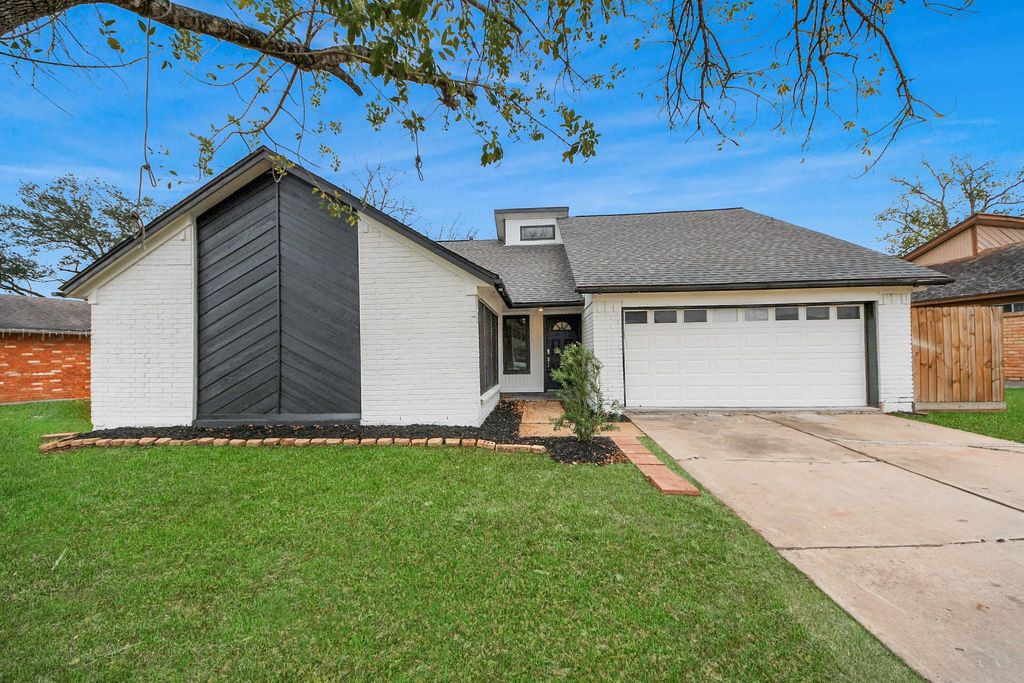 718 Land Grant Drive, Richmond, TX 77406