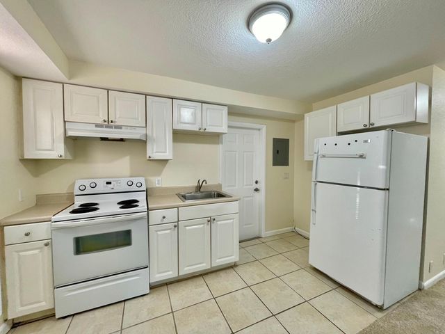 5555 Garden Avenue Sfh With A Detached Apt. Bldg. Sfh With A Detached Apt., West Palm Beach, FL 33405