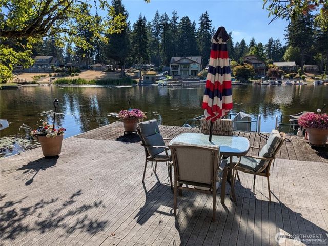 1111 Lake Sawyer Island, Black Diamond, WA 98010