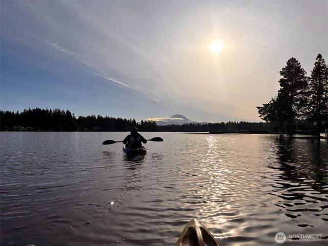 1111 Lake Sawyer Island, Black Diamond, WA 98010