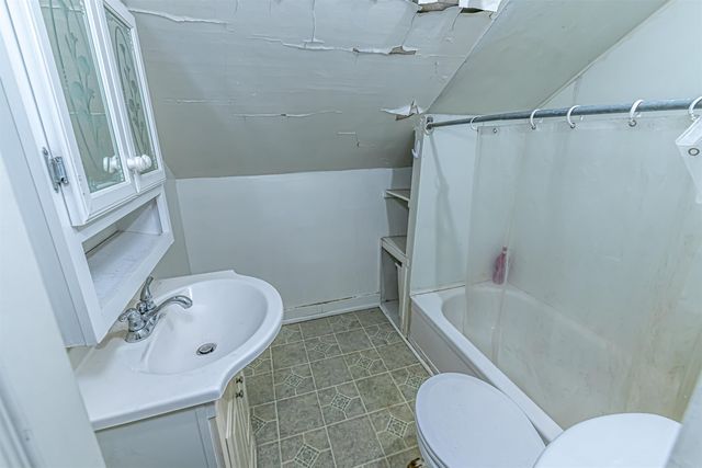 82 Howard Street, Winchester, NH 03470