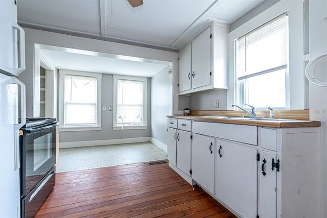 82 Howard Street, Winchester, NH 03470