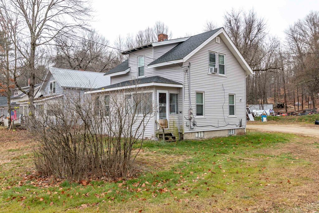 82 Howard Street, Winchester, NH 03470