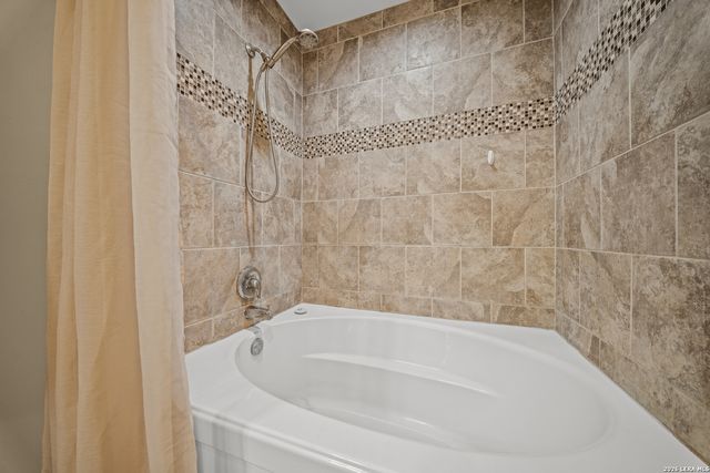829 W Bitters Rd Apt 502, San Antonio, TX 78216