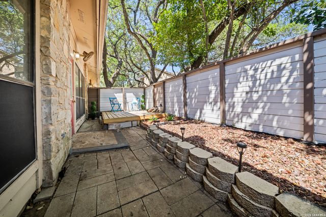 829 W Bitters Rd Apt 502, San Antonio, TX 78216