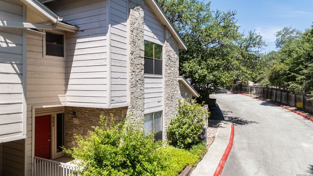 829 W Bitters Rd Apt 502, San Antonio, TX 78216