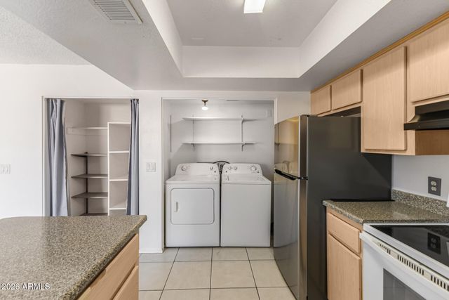 8940 W OLIVE Avenue 32, Peoria, AZ 85345