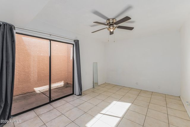 8940 W OLIVE Avenue 32, Peoria, AZ 85345