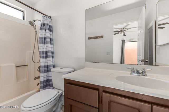 8940 W OLIVE Avenue 32, Peoria, AZ 85345