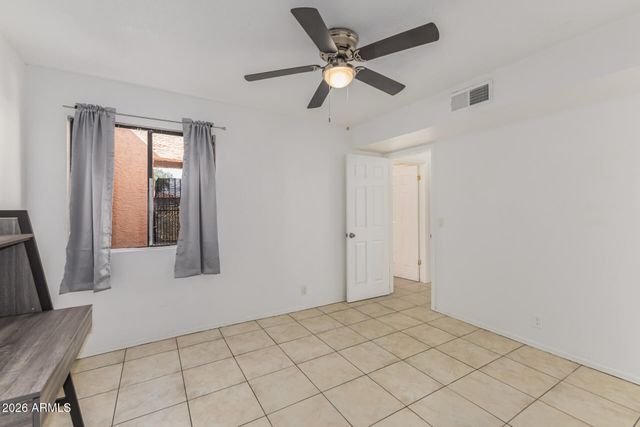 8940 W OLIVE Avenue 32, Peoria, AZ 85345