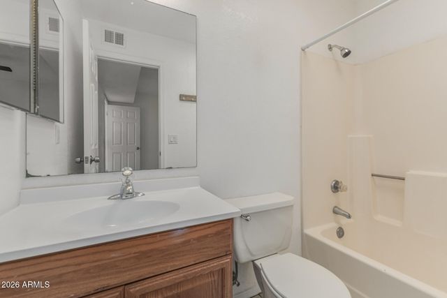 8940 W OLIVE Avenue 32, Peoria, AZ 85345