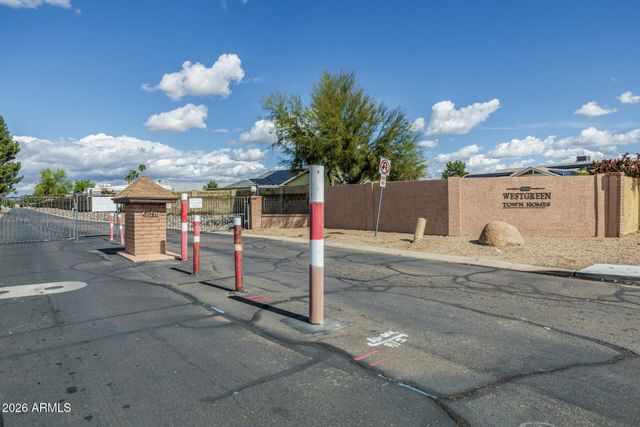 8940 W OLIVE Avenue 32, Peoria, AZ 85345