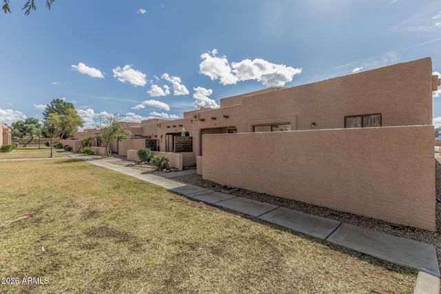 8940 W OLIVE Avenue 32, Peoria, AZ 85345