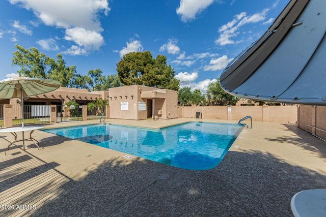 8940 W OLIVE Avenue 32, Peoria, AZ 85345