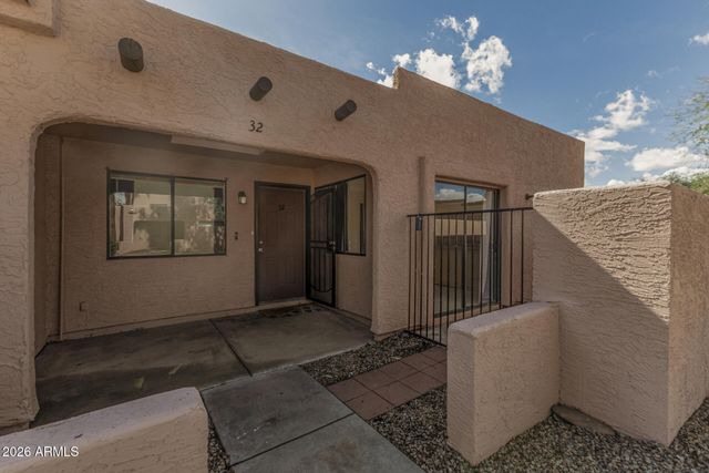 8940 W OLIVE Avenue 32, Peoria, AZ 85345