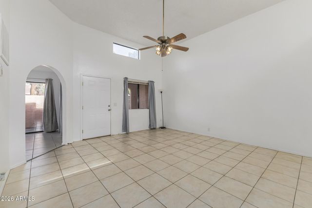 8940 W OLIVE Avenue 32, Peoria, AZ 85345