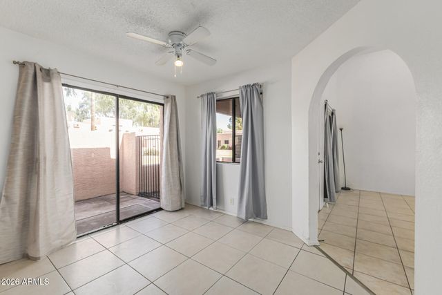 8940 W OLIVE Avenue 32, Peoria, AZ 85345