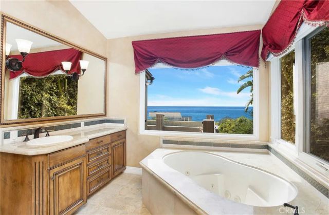 840 Canyon View Drive, Laguna Beach, CA 92651