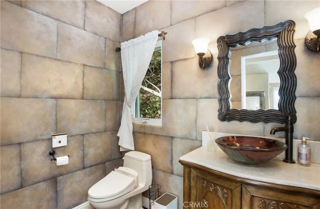 840 Canyon View Drive, Laguna Beach, CA 92651